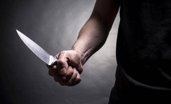 В Тюменской области мужчину трижды ударили ножом в спину