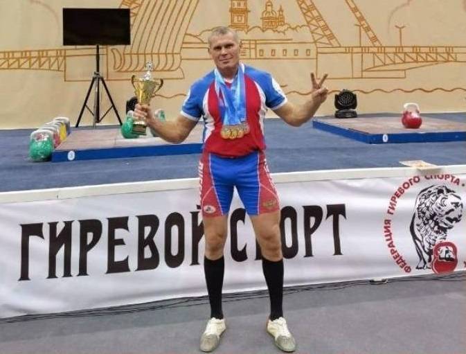Смолянин выиграл четыре «золота» на первенстве мира по гиревому спорту