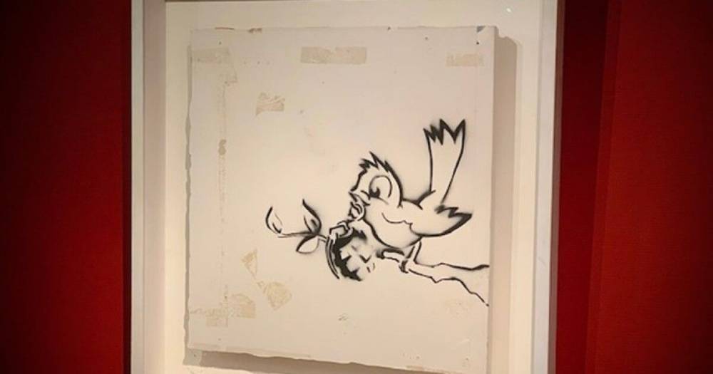 Птичка с гранатой: одно из первых граффити Бэнкси продали на аукционе в Нидерландах
