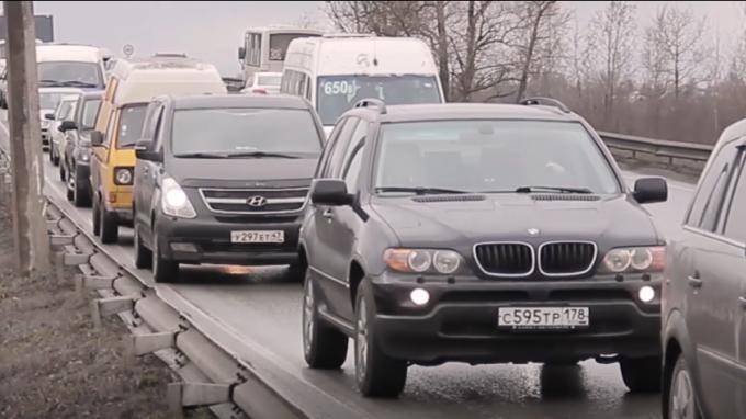 Дефицит новых автомобилей в России может сохраниться до весны 2021 года