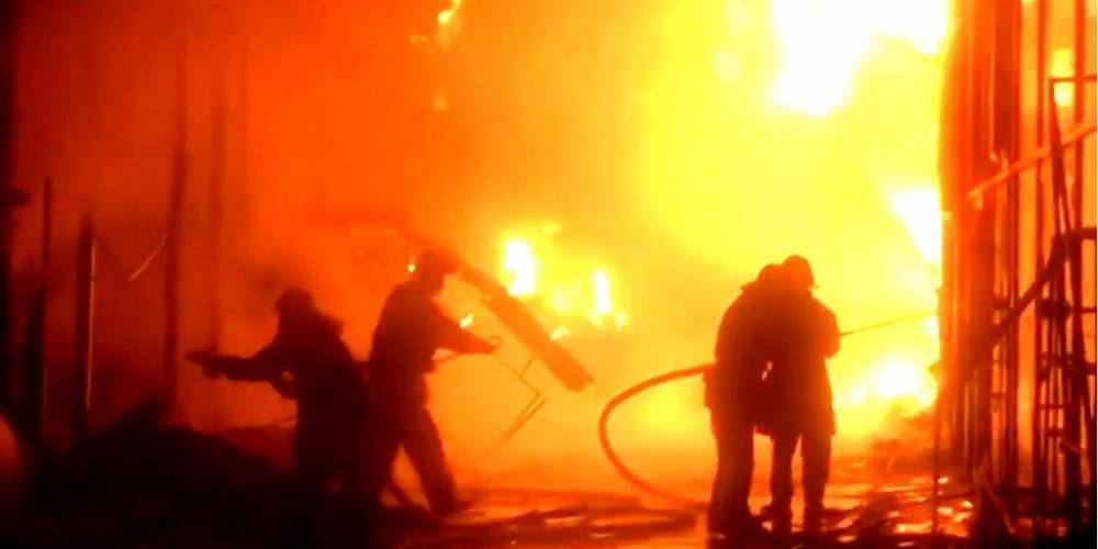 На рынке Барабашово в Харькове произошел масштабный пожар — видео
