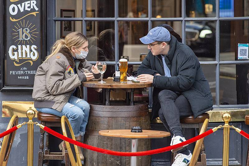 В Великобритании посетителям ресторанов запретят выпивать после приёма пищи