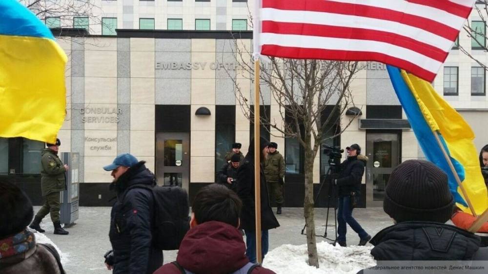 Посольство США ответило на обвинения в "управлении" Украиной