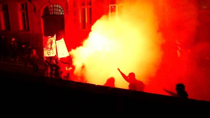 "Черный блок" громит Париж: демонстранты перешли в наступление