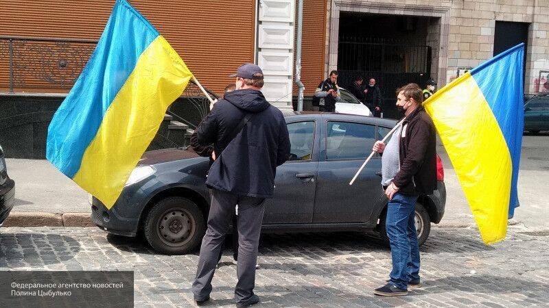 Дебоширы напали на украинскую журналистку в прямом эфире