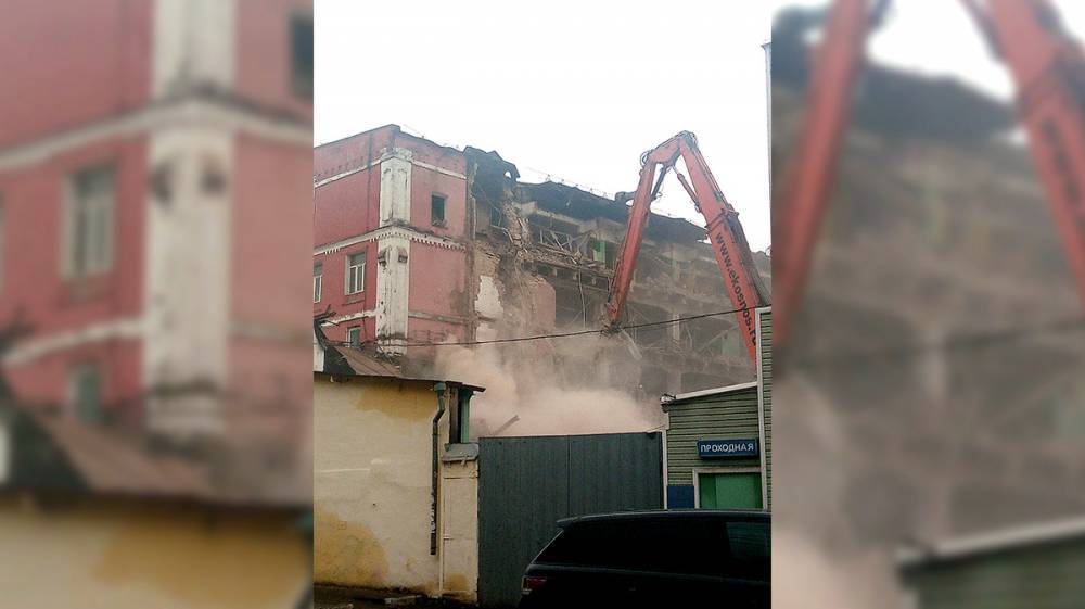 Воронежцы вновь вызвали полицию к уничтожаемому старинному хлебозаводу