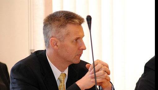 Министр обороны Латвии предлагает фактически ввести военное положение