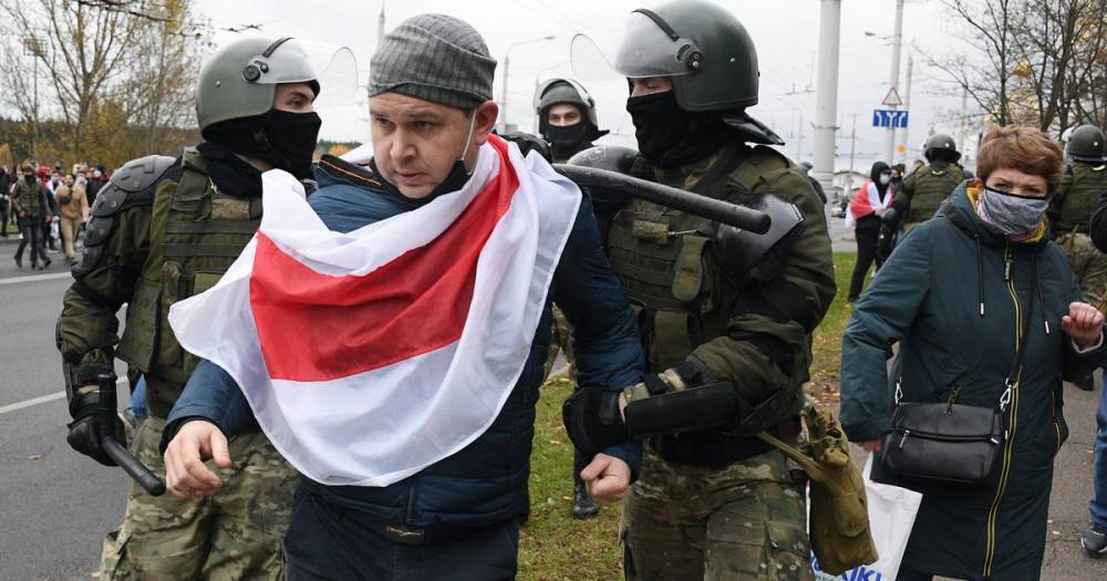Число задержанных на акциях в Белоруссии превысило 100 человек