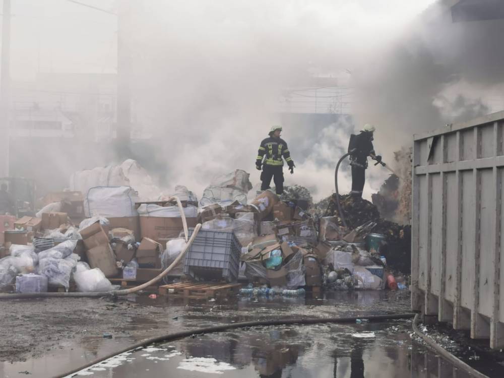 На киевском химзаводе пожар: Есть пострадавшие