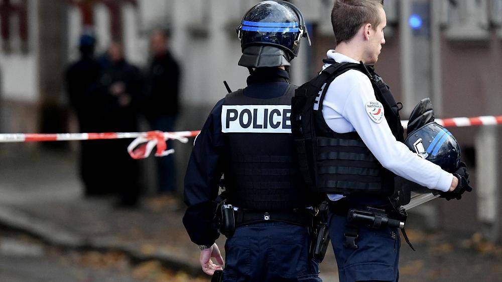 Женщина, угрожавшая взрывом на вокзале в Лионе, задержана