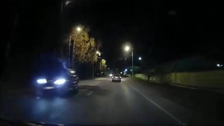 Пьяный водитель устроил аварию с переворотом в Подмосковье. Видео