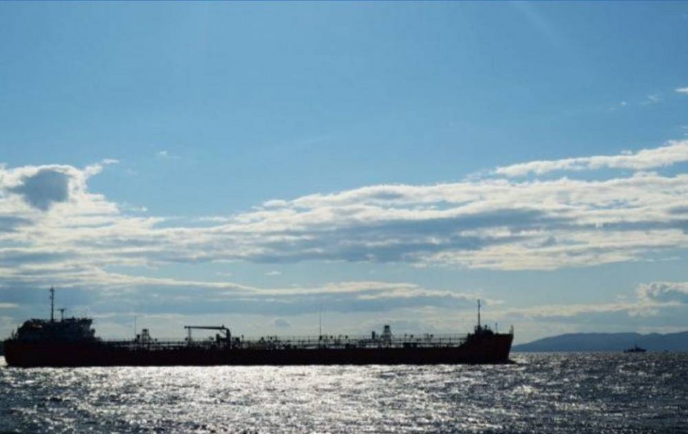 На месте аварии танкера в Азовском море обнаружили останки людей