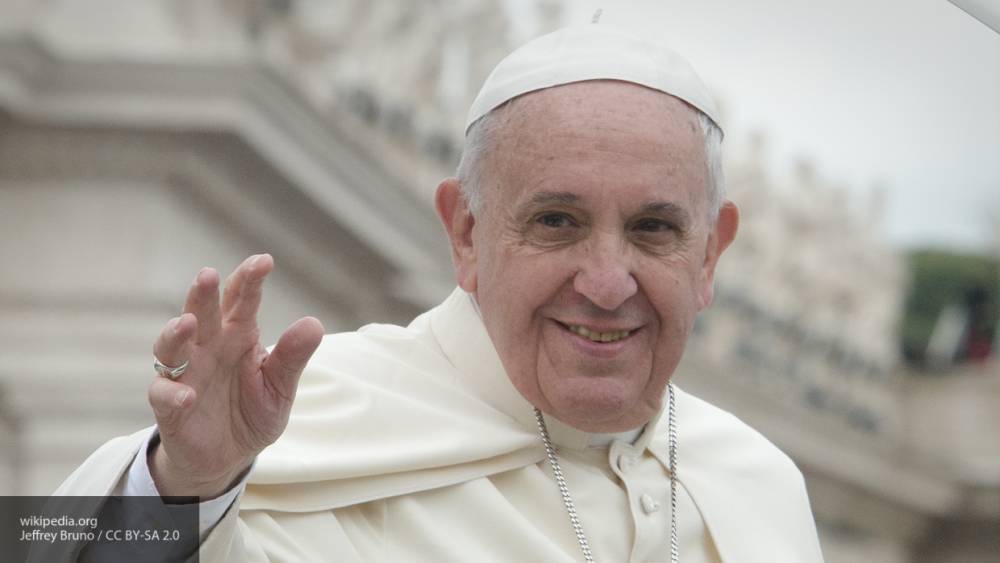 СМИ сообщили об искажении слов папы римского об однополых браках