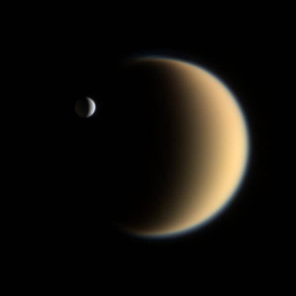В атмосфере Титана обнаружены сверхактивные молекулы углеводородов
