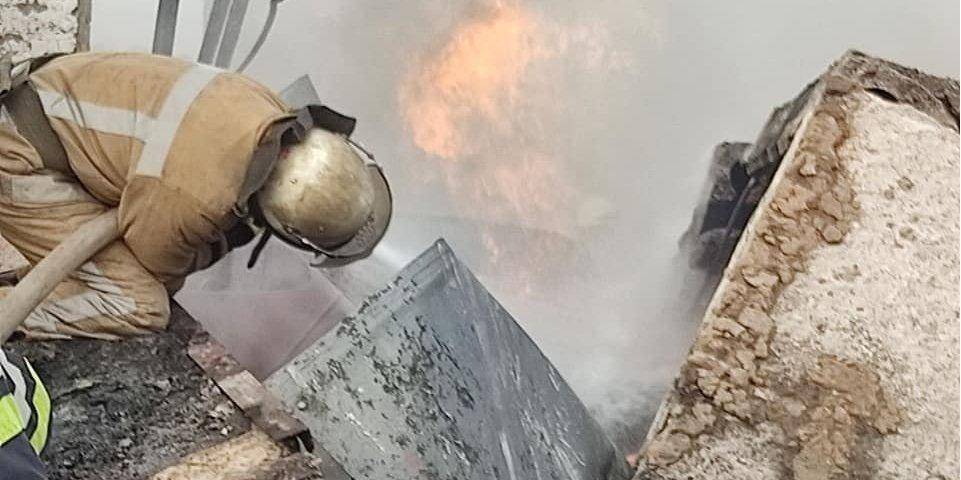 Взрыв в Харьковской области: спасатели потушили пожар на газовой станции