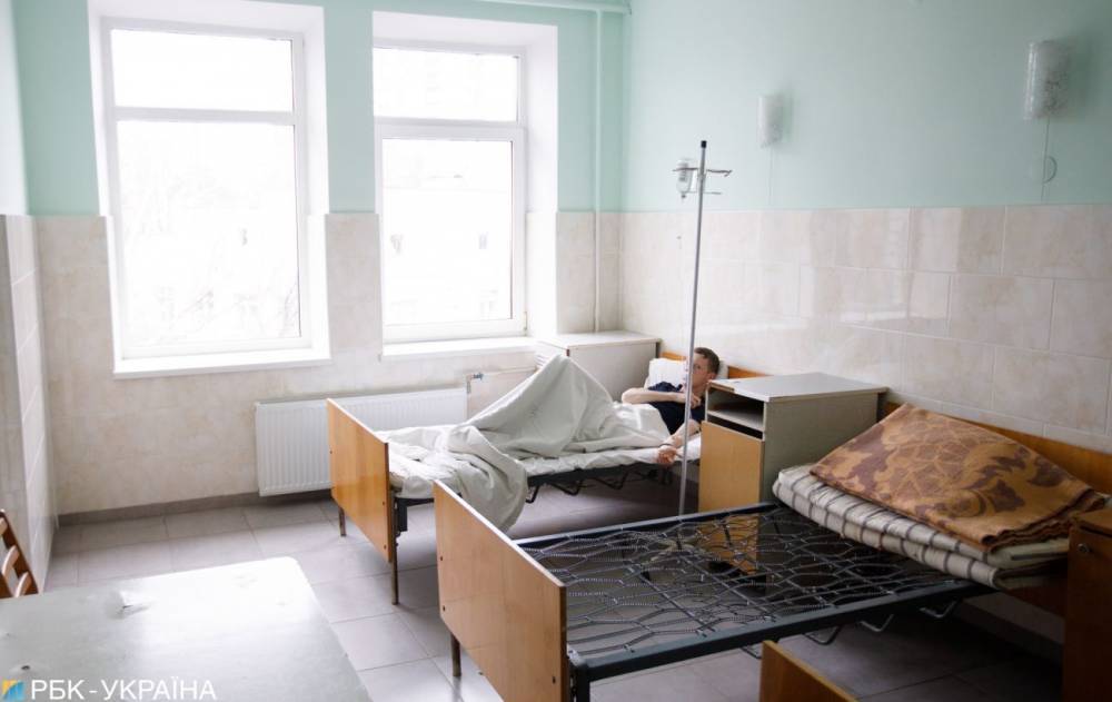 В Харькове пациент с COVID-19 выпал из окна больницы и погиб
