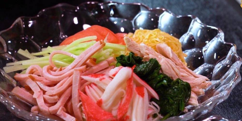 Легкий и освежающий. Рецепт холодного салата с лапшой от японского шеф-повара