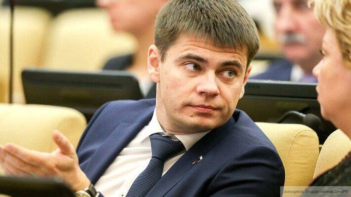 Депутат Боярский возмутился масштабным концертом Басты в разгар пандемии