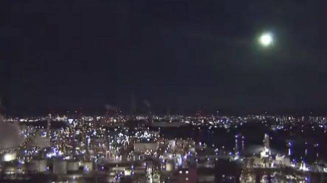 Ночью над Японией пролетел таинственный огненный шар