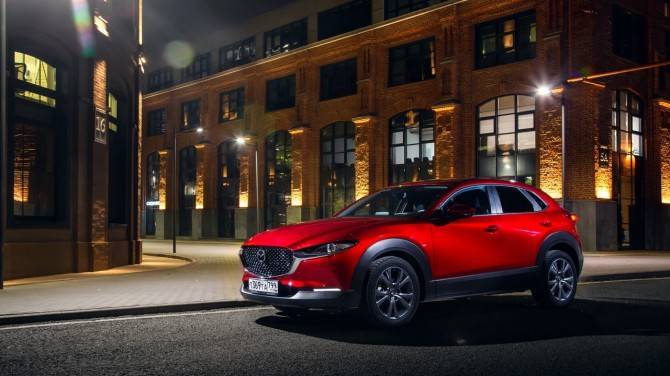 Mazda раскрыла комплектации нового кроссовера CX-30 для России