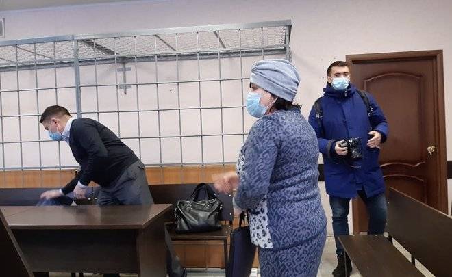 В Казани прокурор просит штраф 90 тысяч за взятки в 105 тысяч рублей экс-директора школы №167