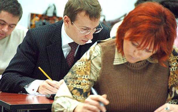 Стало известно, кто из чиновников пройдет тест по украинскому языку