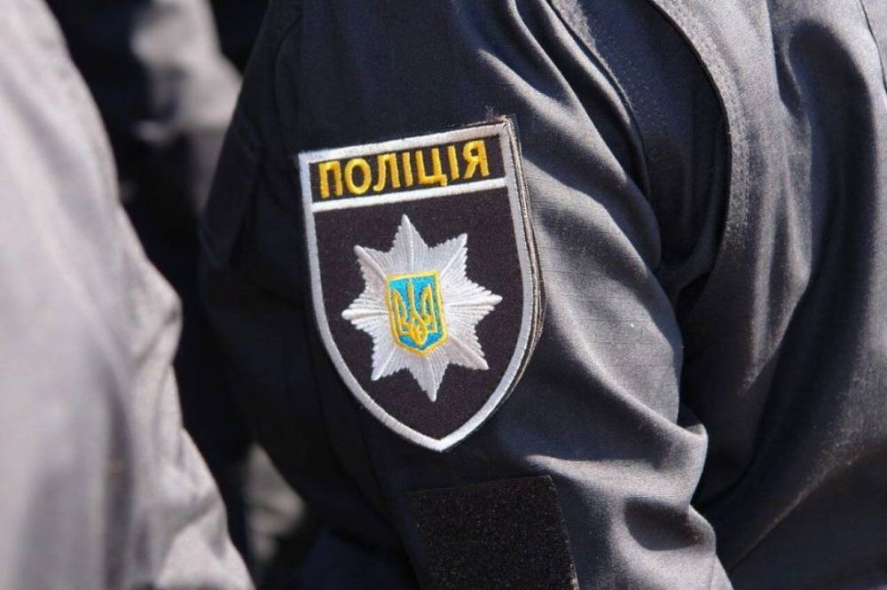 В Киеве копы задержали двух мужчин, которые заблокировали движение возле Рады