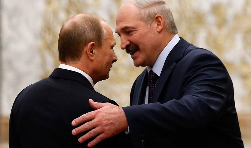 Путин переговорил с Лукашенко по телефону