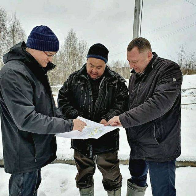 Замгубернатора побывал на месте работ по тушению горящего отвала под Новокузнецком