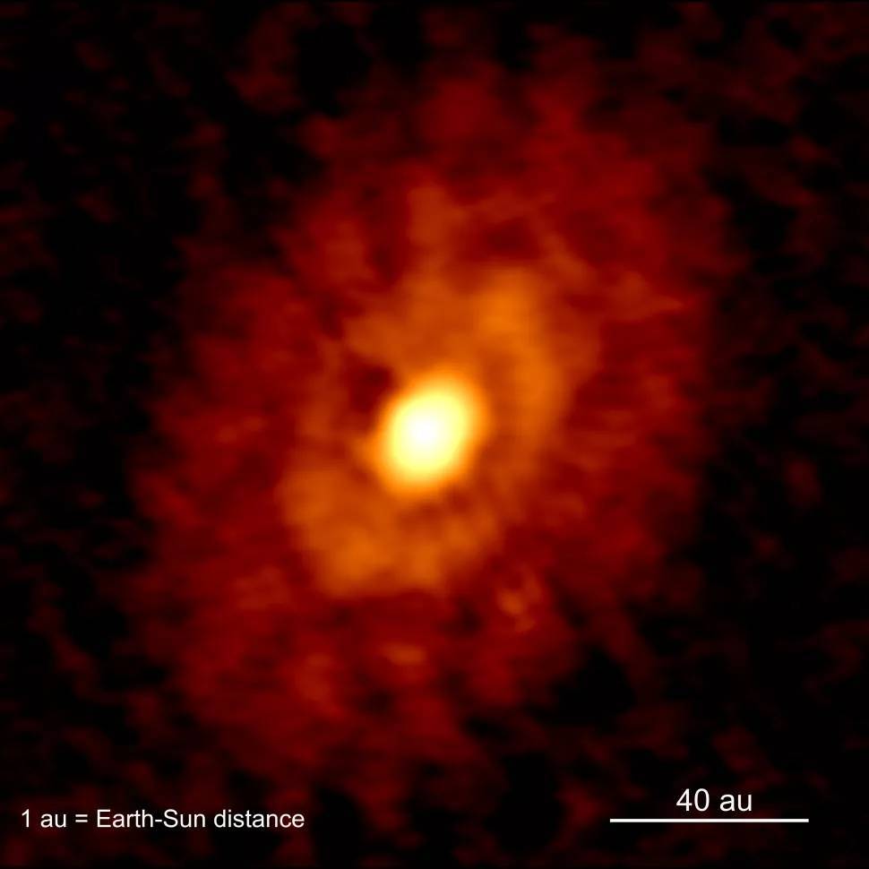 Странные кольца возле молодой звезды поставили в тупик планетологов