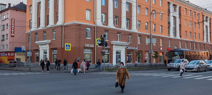 Власти Петрозаводска готовы продолжить наводить порядок с вывесками, несмотря на конфликт с предпринимателями