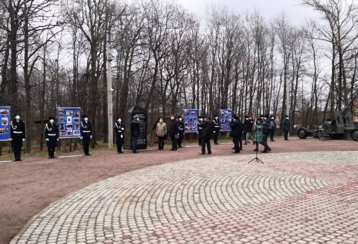 Генералу и человеку: в Ропше открыли памятный камень в честь Дмитрия Михайлика