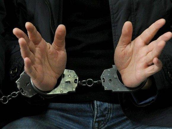 В Москве пьяный мужчина укусил полицейского в ногу
