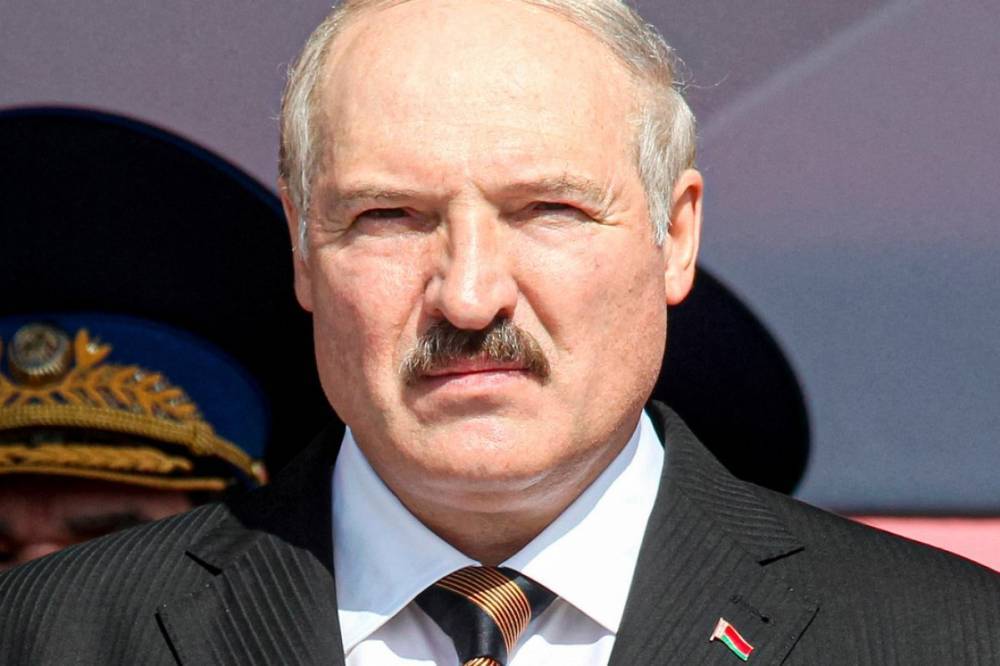 Лукашенко приказал не пускать домой белорусских врачей, которые поедут помогать в Польшу