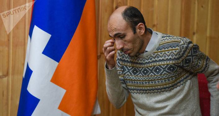 Нам нужны защитники Родины, а не комментаторы в Facebook – омбудсмен Карабаха