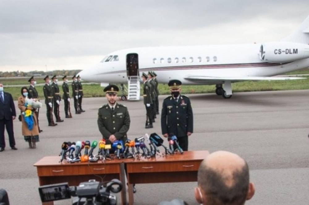 Аваков проинформировал НАПК, что лично заплатил свыше 836 тысяч гривен за самолет, на котором привезли Маркива