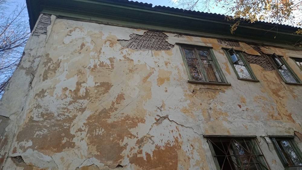 В Троицке от чиновников потребовали признать аварийным разрушающийся жилой дом