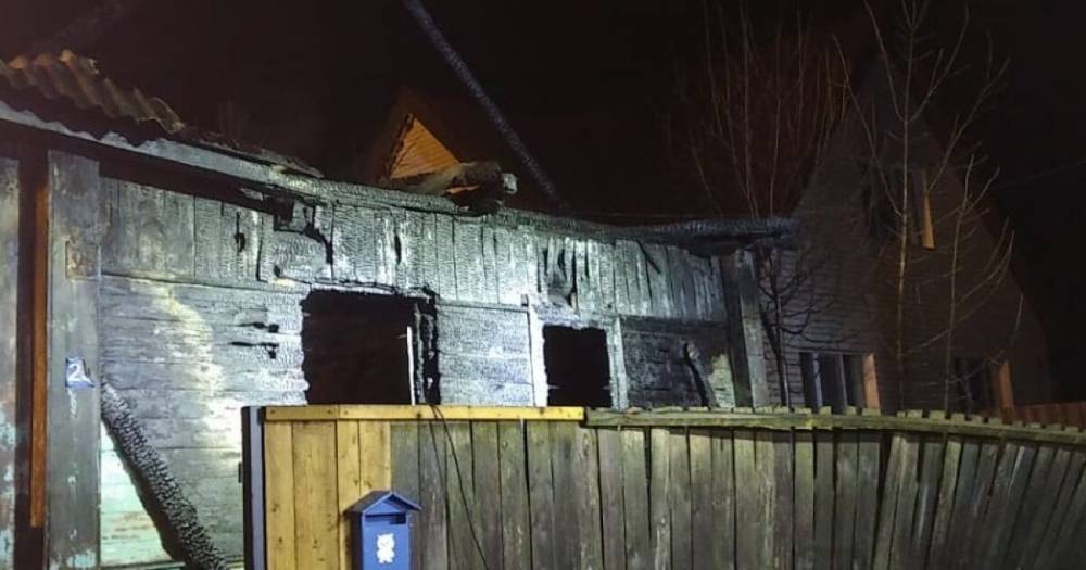 Пятеро детей и двое взрослых погибли при пожаре под Смоленском (ВИДЕО)