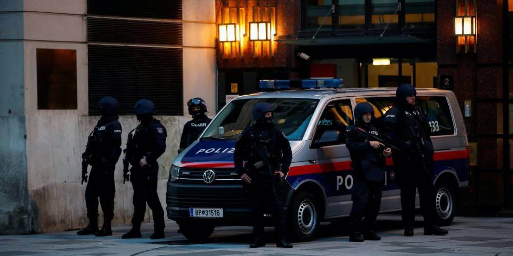 Теракт в Вене: суд арестовал восемь подозреваемых