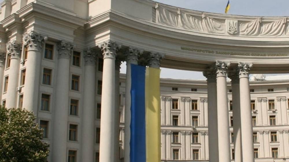 Украина выразила РФ протест из-за указа о документах жителей Донбасса