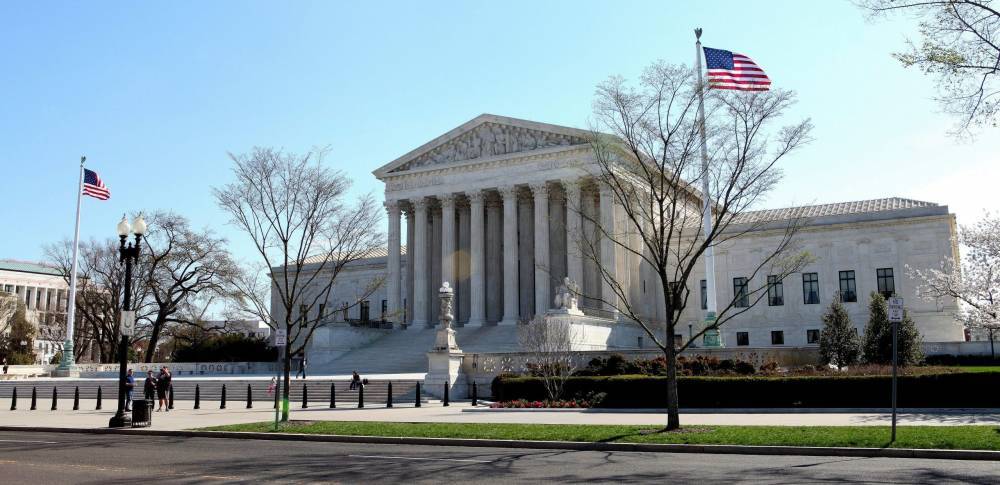 Верховный суд США потребовал изъять бюллетени, полученные позже срока