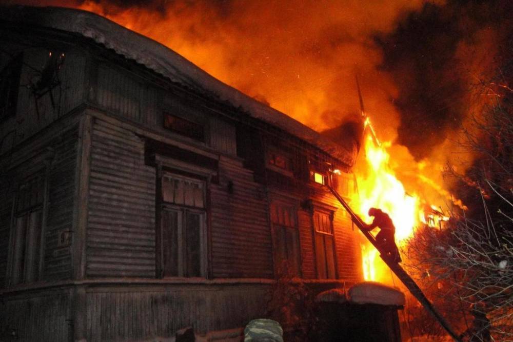 В Ростовской области при пожаре в частном доме погиб пенсионер