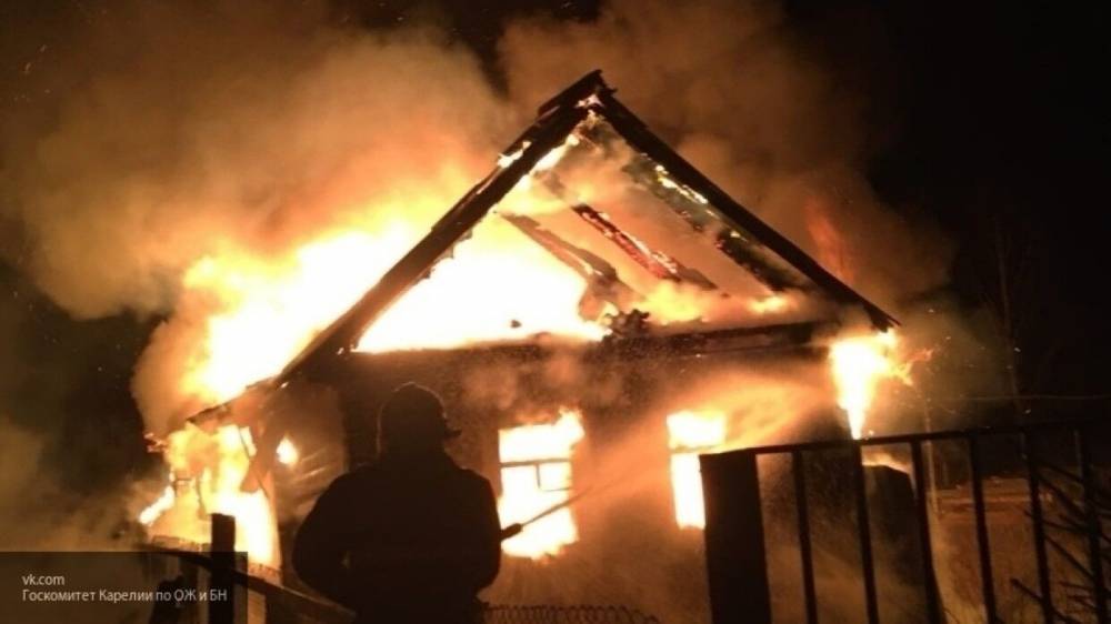 Пять человек эвакуировали из горящего дома в Сочи