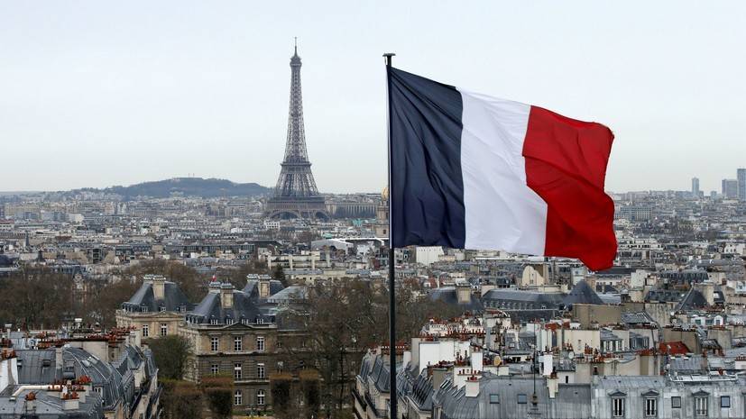 Во Франции осудивший убийство учителя под Парижем имам получает угрозы