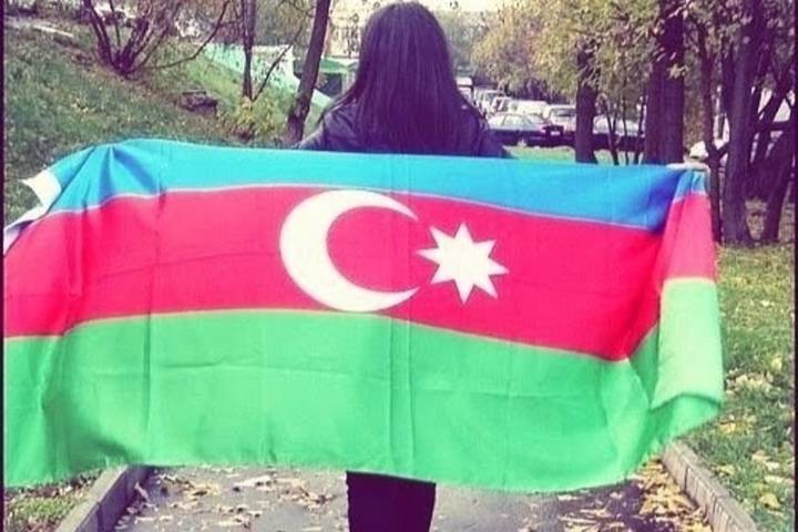 В Ярославле азербайджанцы бегали с флагами