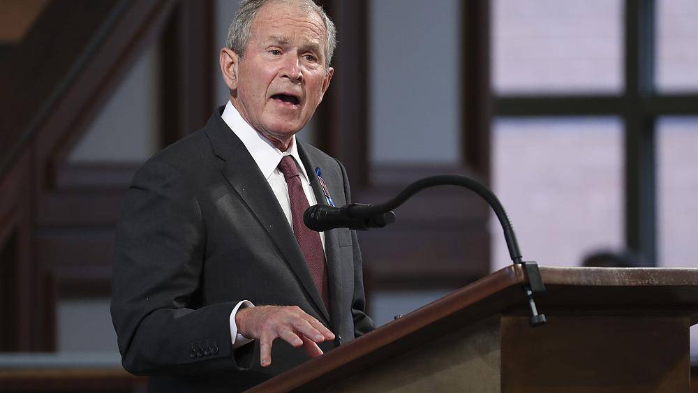 Бывший президент-республиканец Джордж Буш поздравил Байдена с победой