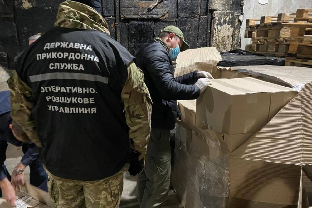 В Донецкой области пограничники нашли "клад" алкогольно-папиросного контрафакта более чем на 13 миллионов гривен