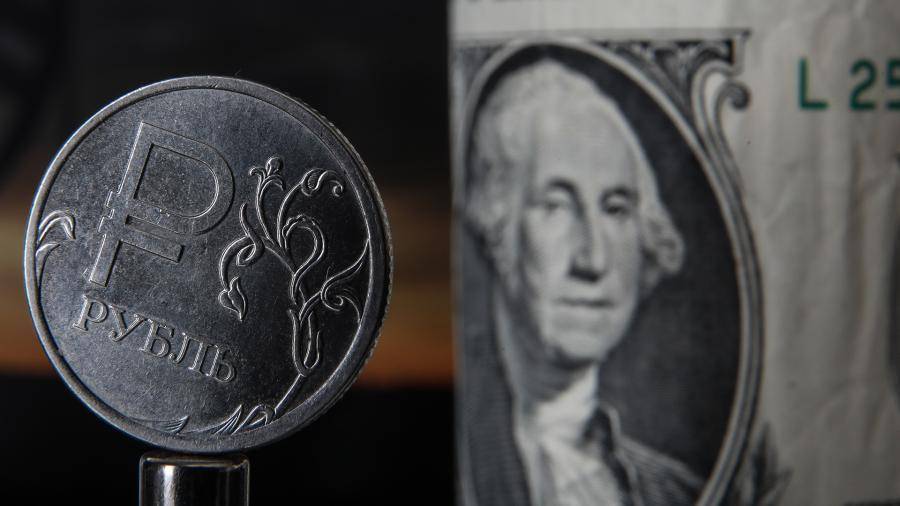 Экономист дал прогноз на курс рубля после возможной победы Байдена на выборах в США