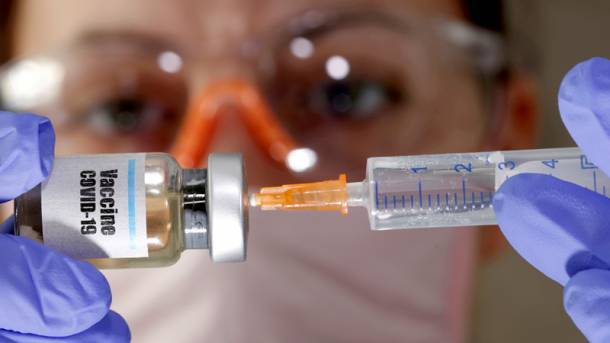 Вакцина от COVID-19 компании Pfizer в ходе исследований показала эффективность в 90% случаев - Bloomberg