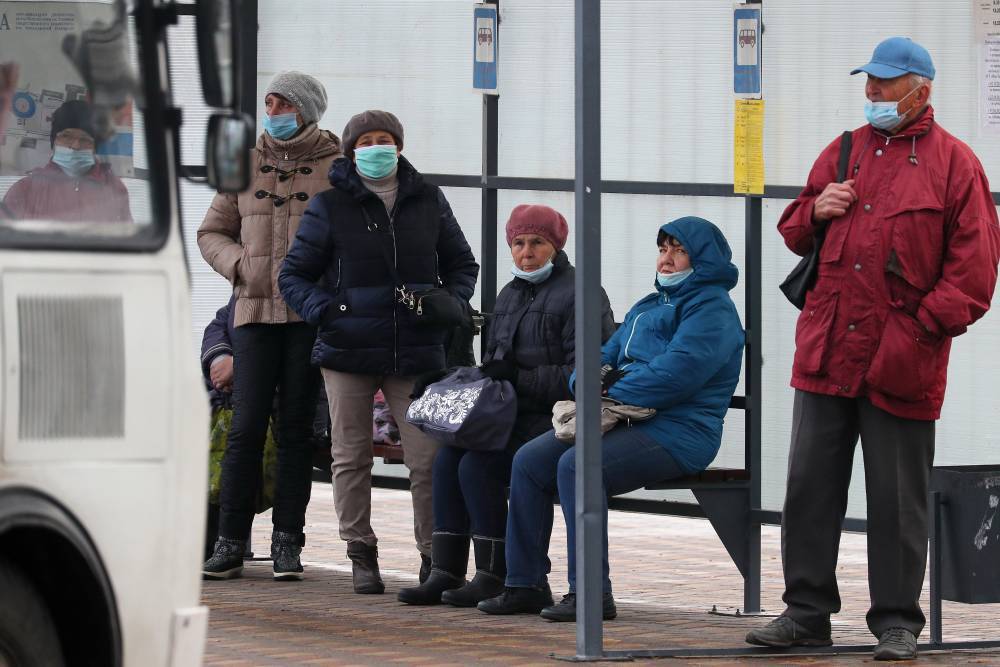 Названы регионы, где больше половины жителей не носят маски в общественных местах